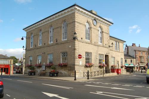 Photo of the town hall from Westgate